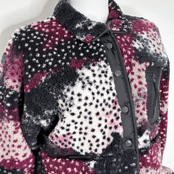 Peloton Caviar Camo Snap Sherpa Jacket in Spotted Purple Black Women’s Size S - Picture 9 of 17
